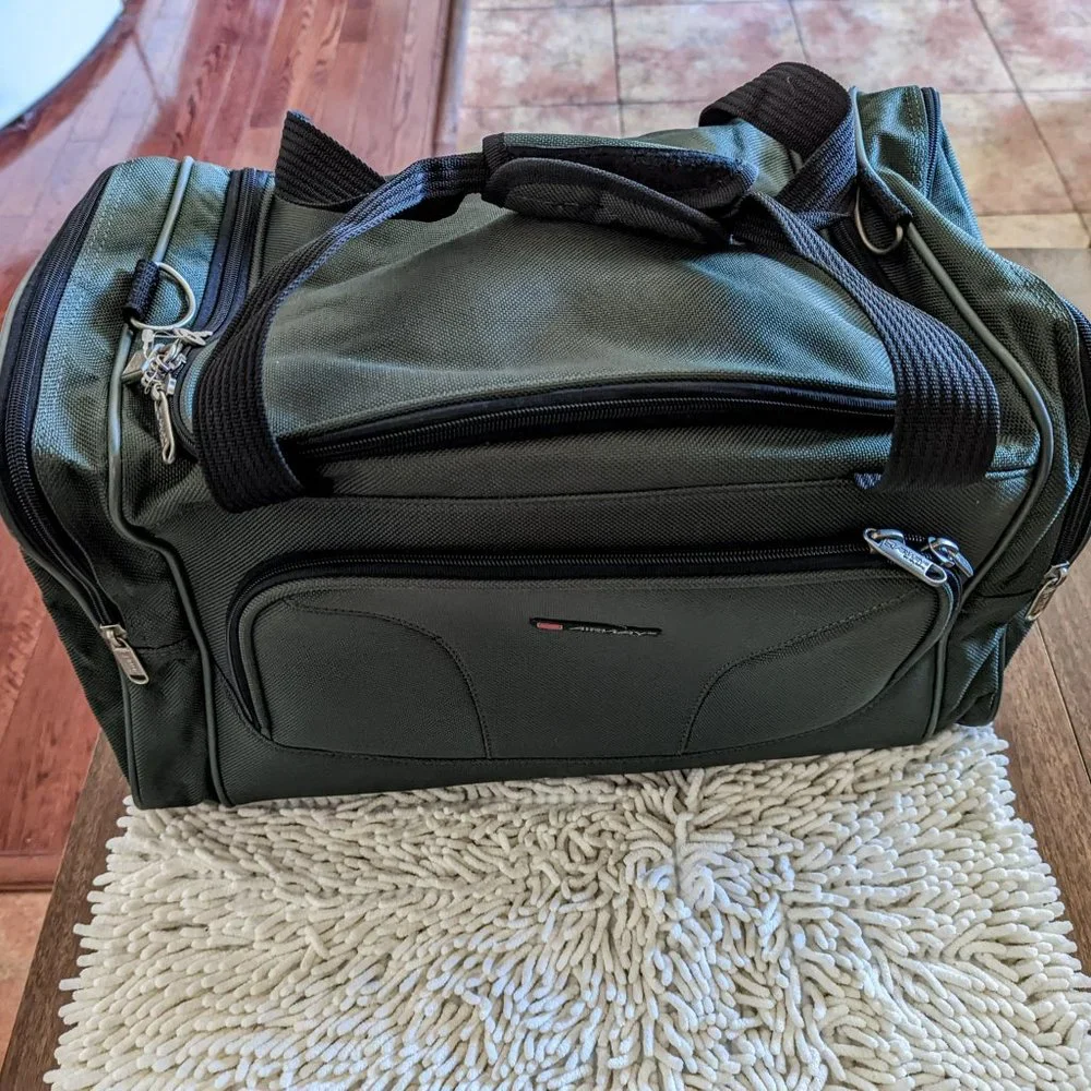 Airway By Atlantic Nylon Carry On Green Luggage Bag (Unisex)